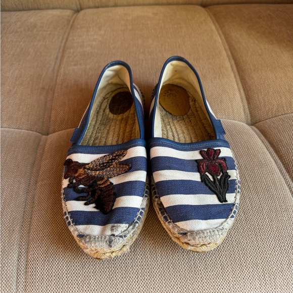 GUCCI Striped Espadrilles with Embroidered Bee and Flower - Picture 1 of 6